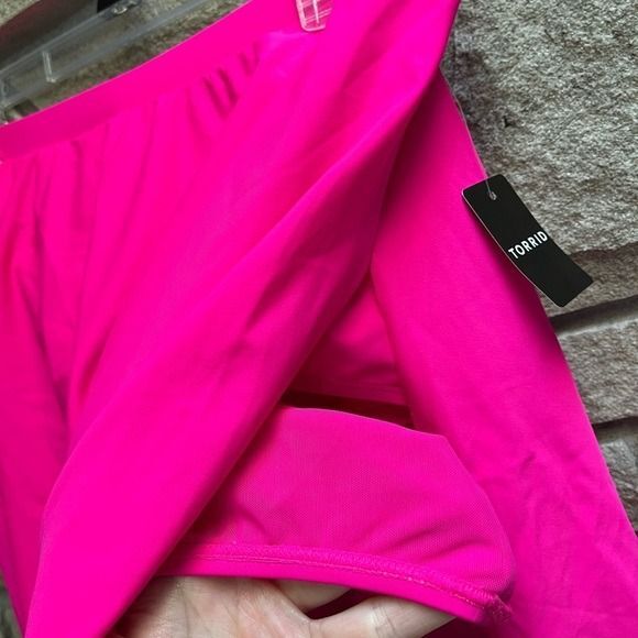 Torrid High Rise Mid Length Side Tie Swim Skirt With Brief Pink Glo 1x NWT - Picture 6 of 12